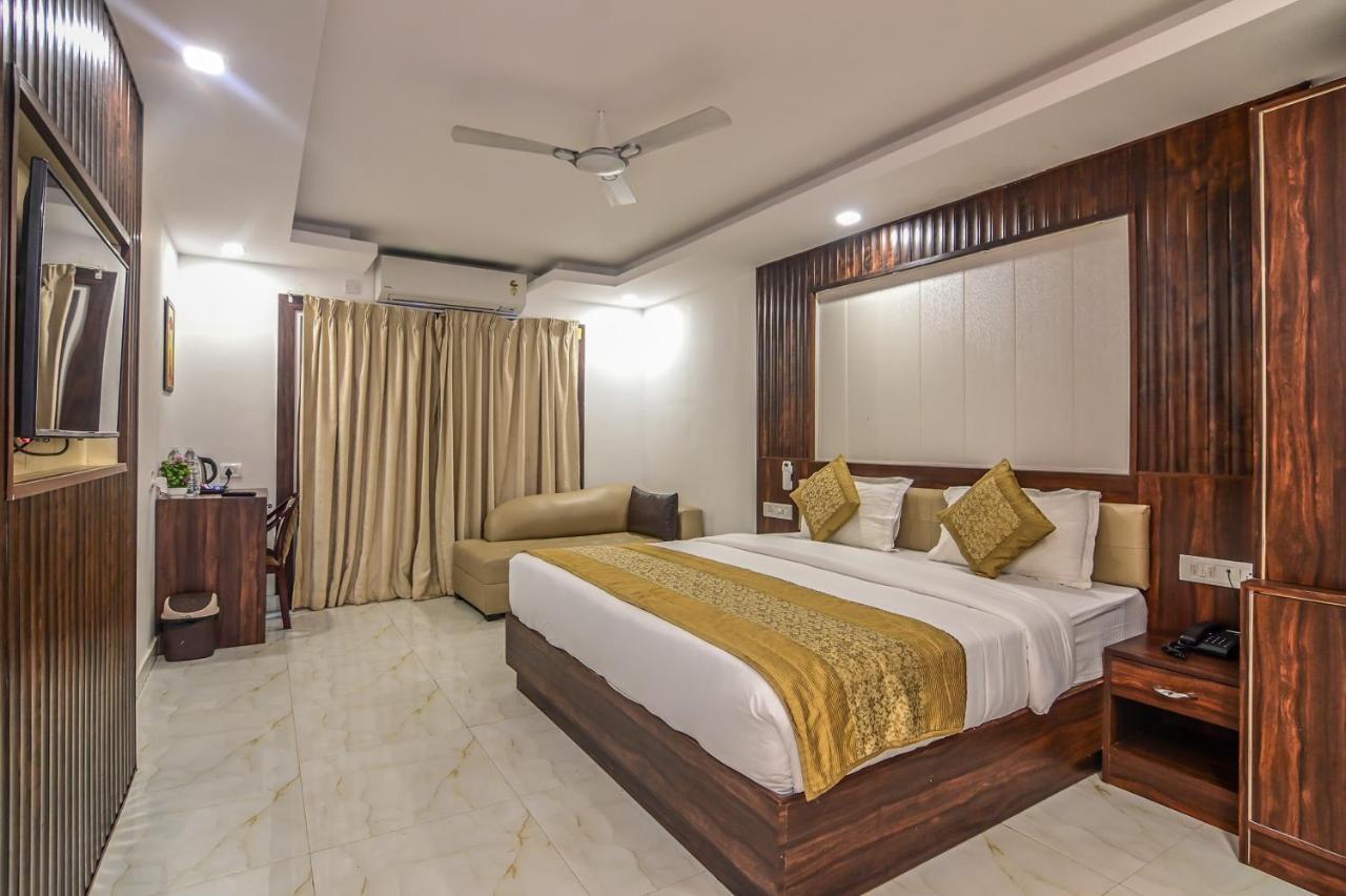 De Falcon Goa Beach Resort แคนโดลิม ภายนอก รูปภาพ