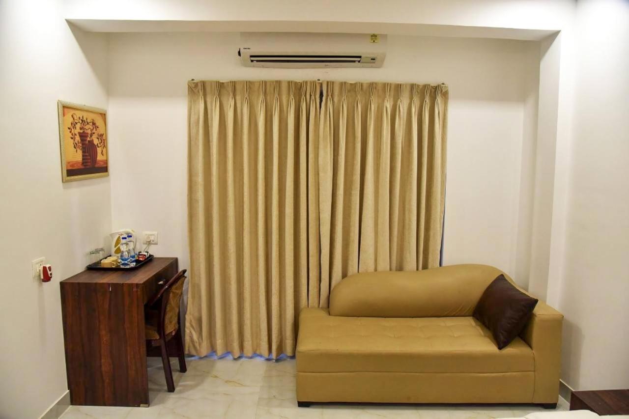 De Falcon Goa Beach Resort แคนโดลิม ภายนอก รูปภาพ